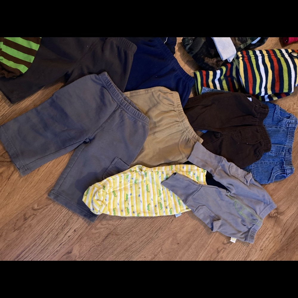 Large bundle of infant boys clothes size 3-6 months - Picture 4 of 4